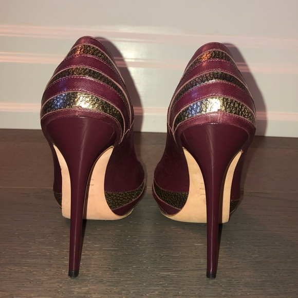 Alexander McQueen Tiger Scratch Peep Toe Pumps - Picture 3 of 7